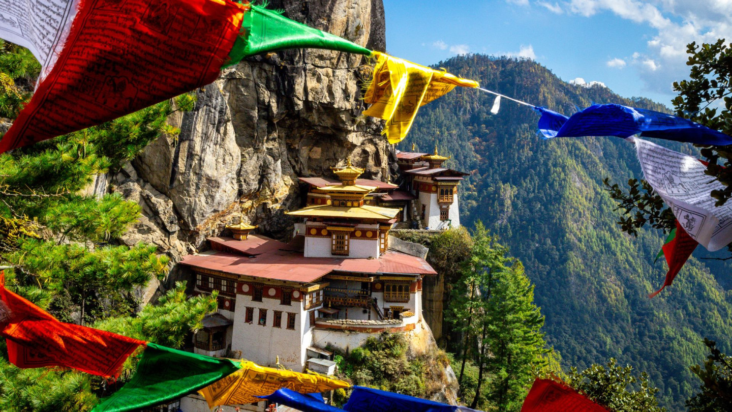 How to Travel to Bhutan from Greece (2025): A Complete Guide to Visa, SDF, Flights, & Itineraries